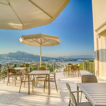 Olira Tuerkbuekue Residences فندق