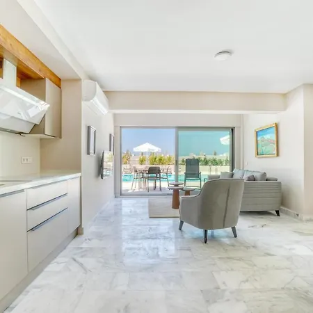 Olira Tuerkbuekue Residences فندق