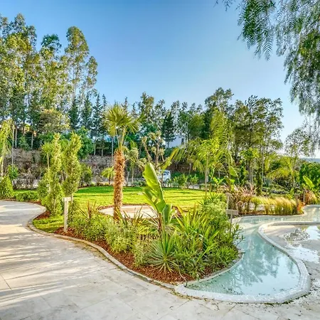 Olira Tuerkbuekue Residences