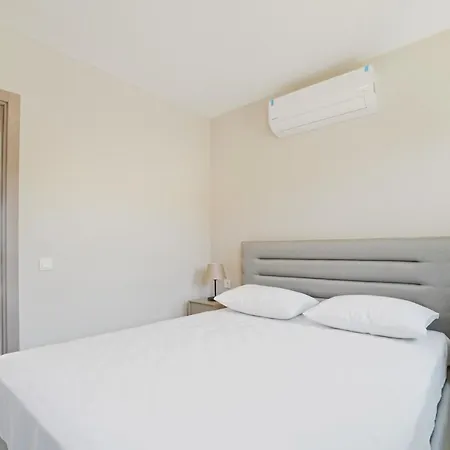 Olira Tuerkbuekue Residences * بودروم