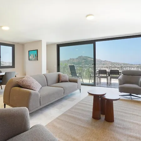 Olira Tuerkbuekue Residences فندق