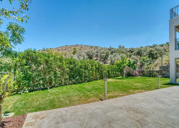 Olira Tuerkbuekue Residences Szálloda *