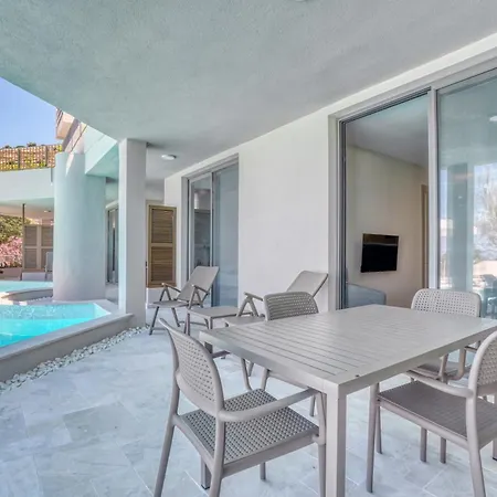 Olira Tuerkbuekue Residences